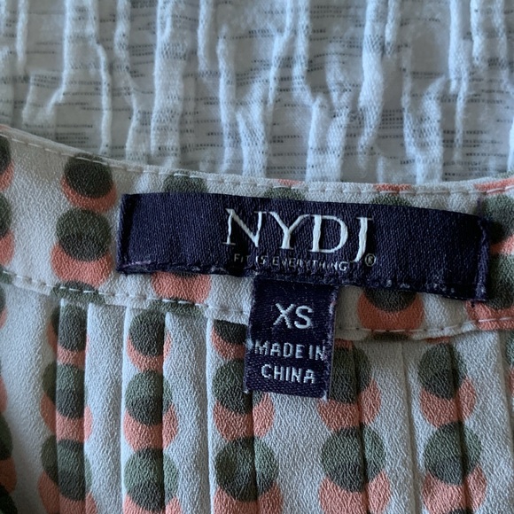 NYDJ blouse XS salmon pink and grey green polka dots - Picture 7 of 9